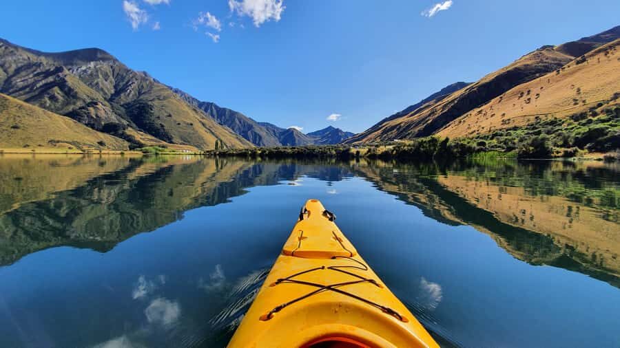 Queenstown: Kayaking or SUP Experience on Moke Lake - Paddling the horseshoe lake at your own pace (and how wind affects it)