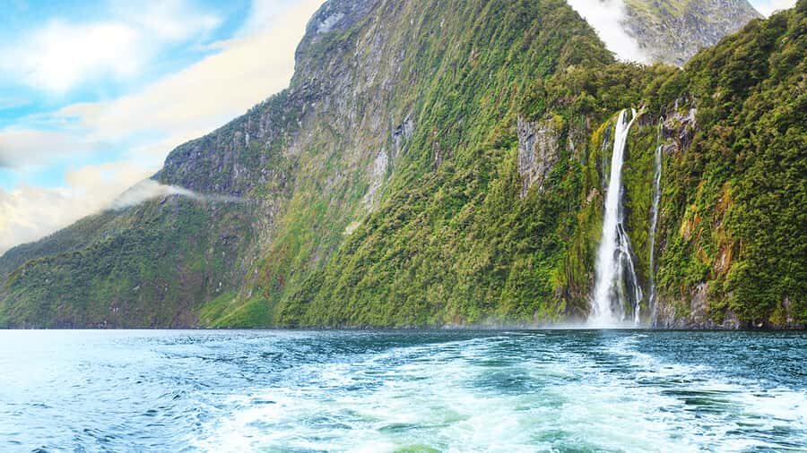 Queenstown: Milford Sound Small-Group Tour w Cruise & Lunch - Mirror Lakes Walk: The Calm Contrast Before the Waterfalls