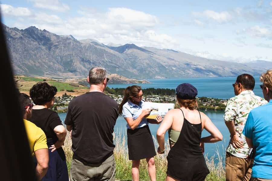 Queenstown: Scenic Highlights, Tour with Wine & Lake Cruise - Lake Wakatipu viewpoint: get your bearings fast