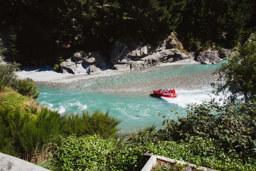 Queenstown: Scenic Highlights, Tour with Wine & Lake Cruise - Lake Whakatipu cruise: the best way to end the day