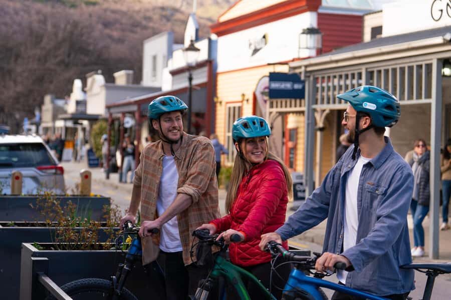 Queenstown: Self-Guided Gibbston Valley Wineries Bike Tour - Choosing wineries with your map: cellar doors, cheesery, tavern, and lunch