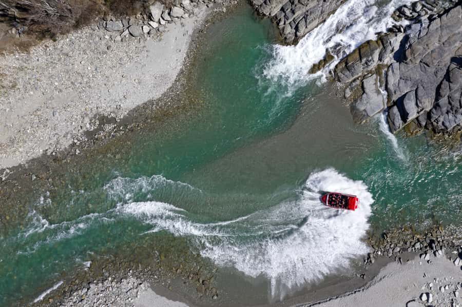 Queenstown: Shotover River Extreme Jet Boat Experience - On-site facilities: what you can do while you wait