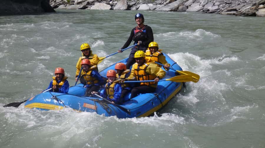 Queenstown: Shotover River Rafting & Skippers Canyon Tour - Gold Mining Relics and Sheer Canyon Walls: Seeing the Canyon From the Water
