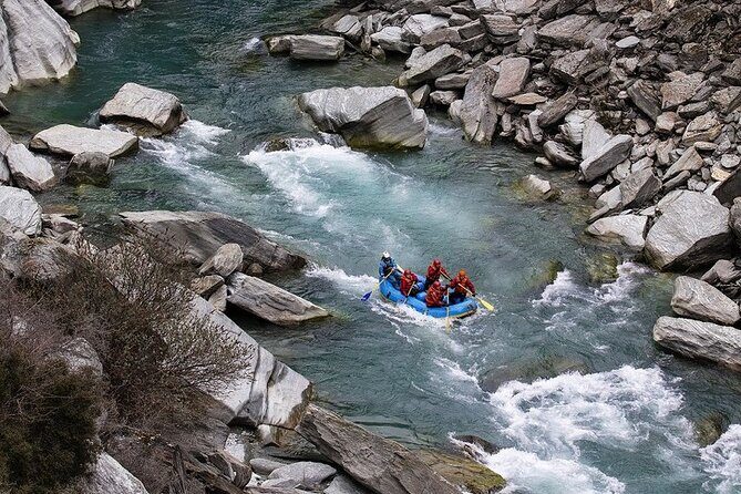 Queenstown Shotover River White Water Rafting - The 170-metre Oxenbridge Tunnel moment