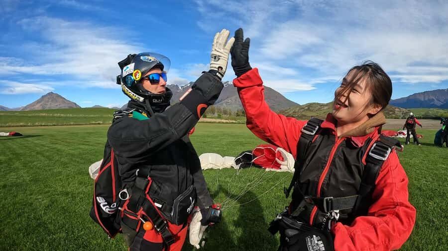 Queenstown: Tandem Skydive Experience - Inside the Aircraft: The Scenic Flight Over Lake Wakatipu