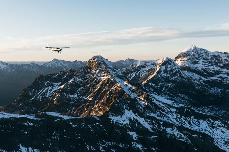 Queenstown: Tasman Glacier Helihike with Flight Transfers - Queenstown to Mt. Cook: the flight that sets the tone
