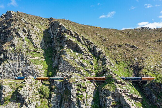 Queenstown to Dunedin with Taieri Gorge Train One-Way Tour - Dunstan House and Cafe Clyde: a quick 1898-style morning tea stop