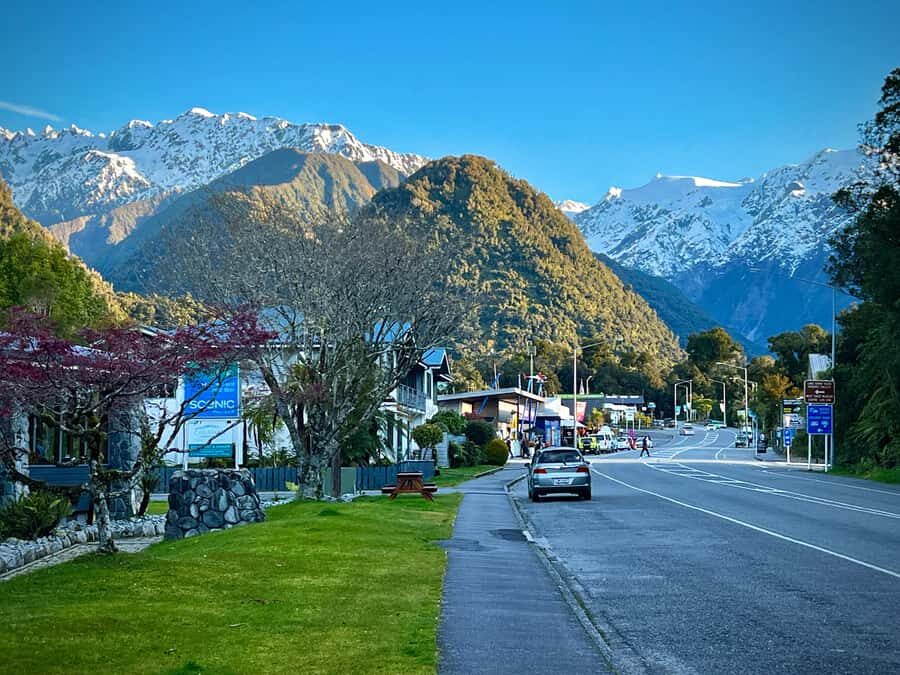 Queenstown to Franz Josef small group tour (one-way) - Lunch at The Hard Antler: a proper pause in the middle of the drive