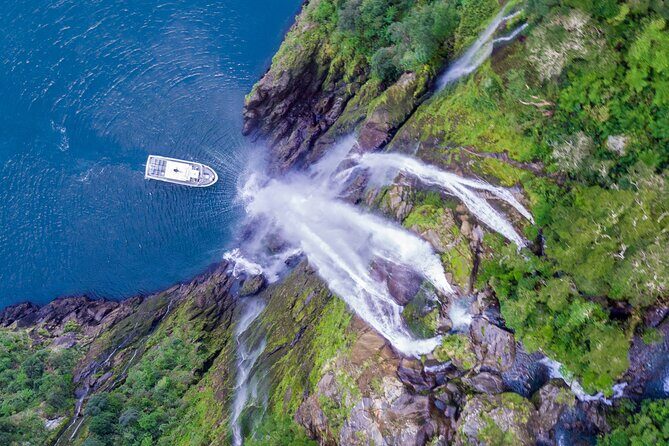 Queenstown to Te Anau via Milford Sound inc Cruise & Lunch - Price and value: is $208 per person fair for 10 hours?