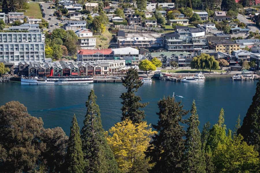 Queenstown: TSS Earnslaw Cruise of Lake Whakatipu - Onboard museum photos and the skipper’s wheelhouse