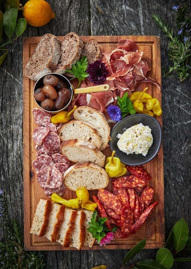 Queenstown: Walter Peak Gourmet BBQ & Lake Whakatipu Cruise - Price and value: what you’re really paying for