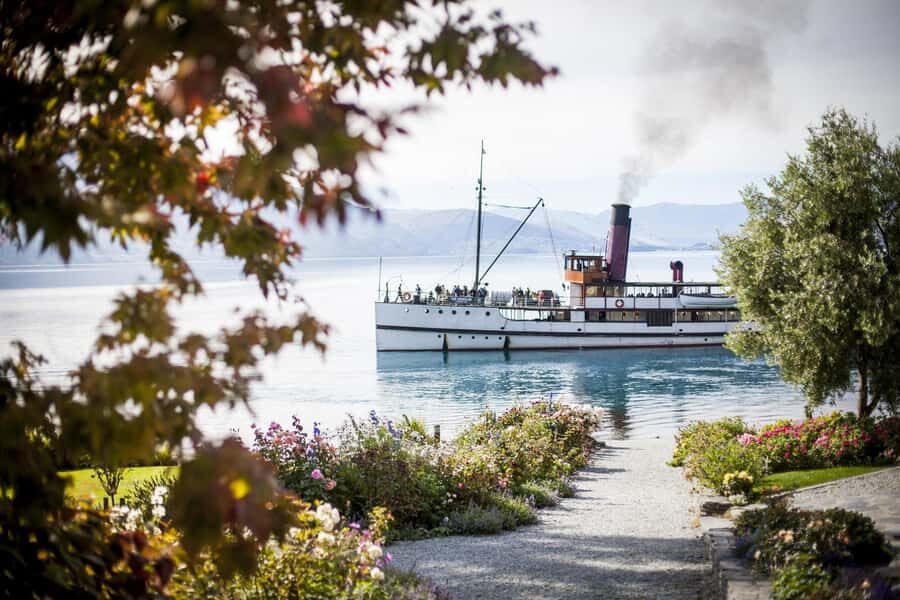 Queenstown: Walter Peak Gourmet BBQ & Lake Whakatipu Cruise - Lake Whakatipu cruise: Spirit of Queenstown or the TSS Earnslaw