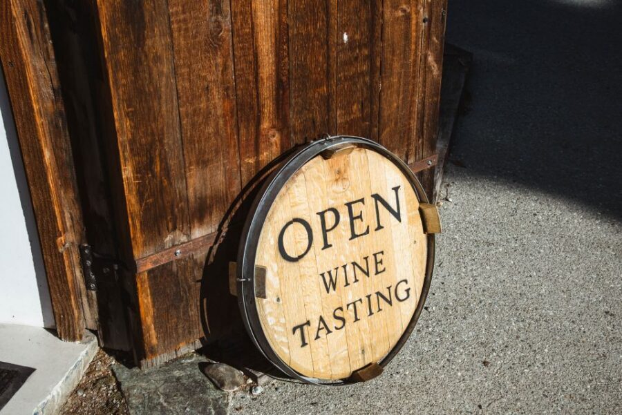 Queenstown: Wine Tasting Tour - Leaving Queenstown at 10am: how the day actually flows
