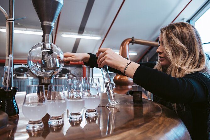 Queenstown's Gin & Spirits Tasting Tour - Getting there smoothly: pickup, WiFi, and small-group pacing