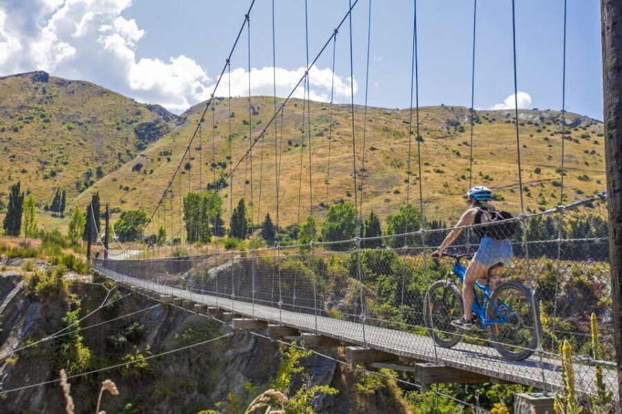 Ride to Riches: Arrowtown to Queenstown with Shuttle - Finish at Queenstown Gardens: park-bike-rack directions that save time