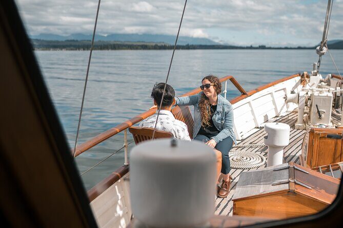 Scenic Cruise & Guided walk on Historic Motor Yacht Lake Te Anau - Photo and view strategy: when to move, when to pause