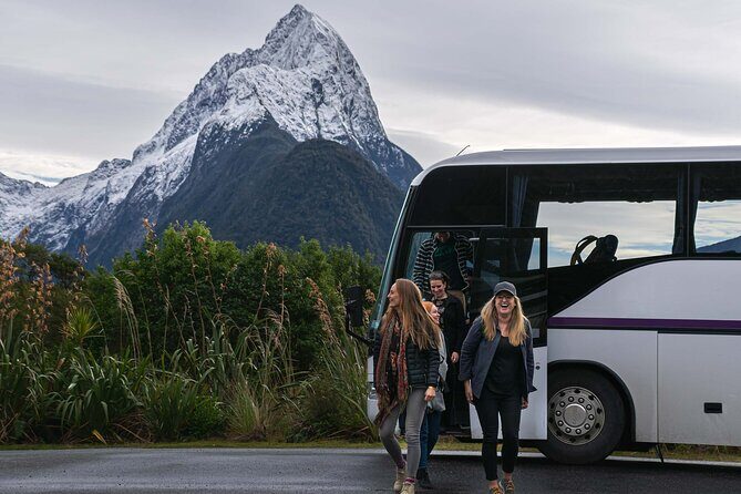 Shotover River Rafting Trip from Queenstown - Six Grade 4 to 5 Rapids Plus the 170-Metre Oxenbridge Tunnel