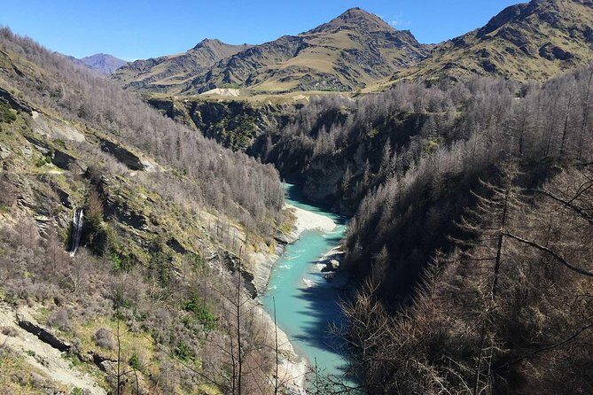 Skippers Canyon Private Half Day 4WD Tour, Queenstown NZ - Refreshments on the Move: Small Comforts That Add Up