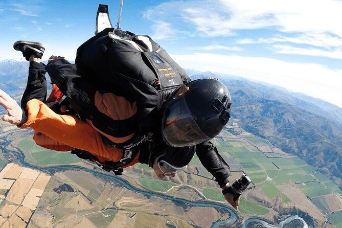 Skydive Wanaka - The jump moment: up to one minute freefall, then the view takes over