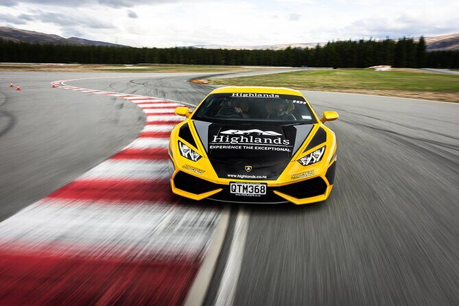 Supercar Fast Dash - Highlands Motorsport and Tourism Park - Safety gear and pro driver confidence at supercar speeds