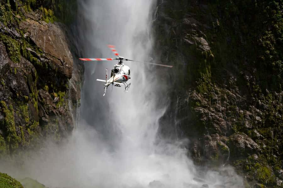 Te Anau: 30-Minute Fiordland National Park Scenic Flight - The Main Divide mountain tarn landing: the reason this tour feels different