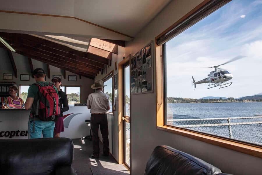 Te Anau: 30-Minute Fiordland National Park Scenic Flight - How the pilot and commentary help you read the terrain