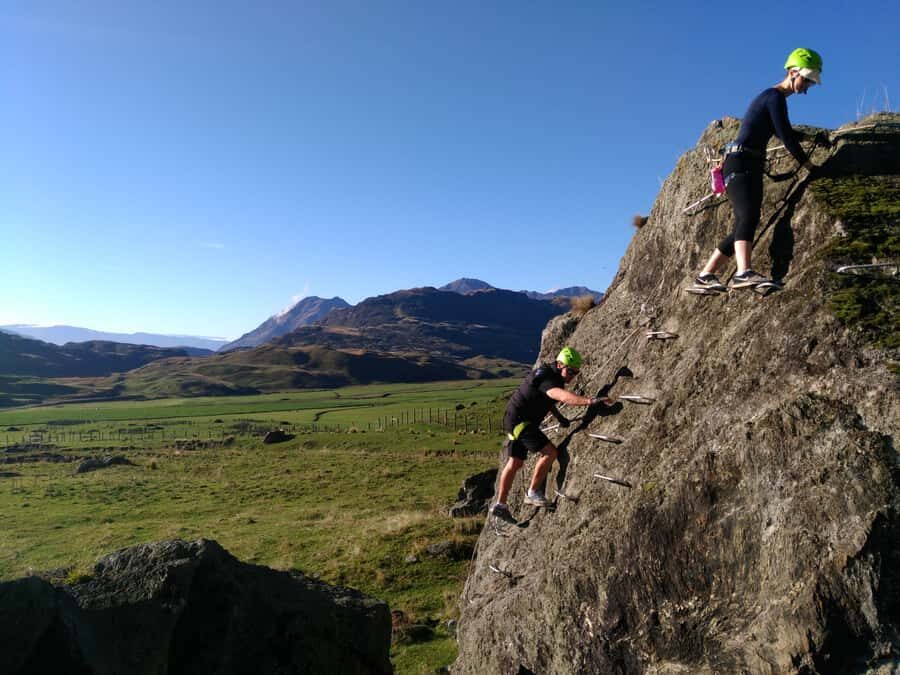 Wanaka: 2-Hour Beginner Waterfall Cable Climb - Guides, group size, and why it feels safe