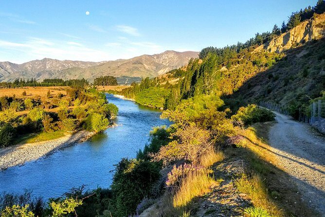Wanaka Easy Ebike Tour - The ride itself: river-time, mountain views, and guide-led pacing