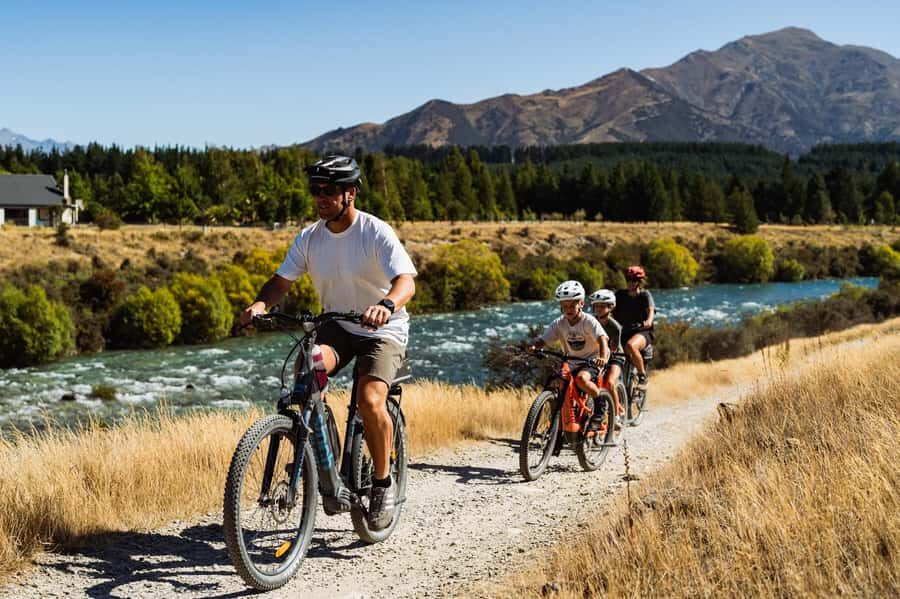 Wānaka: Gladstone Track and Wanaka Trails on Bike or eBike - After the shoreline: connecting to the Hāwea & Wānaka Trails