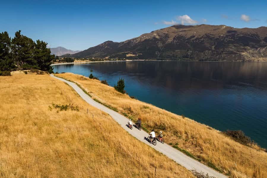 Wānaka: Gladstone Track and Wanaka Trails on Bike or eBike - Shuttle and timing: how the day is paced