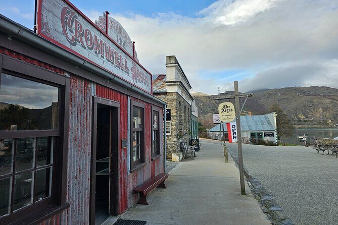 Wanaka Private Day Trip from Queenstown: TravelnGo - Price and Comfort: Does $390.34 per Group Feel Worth It?