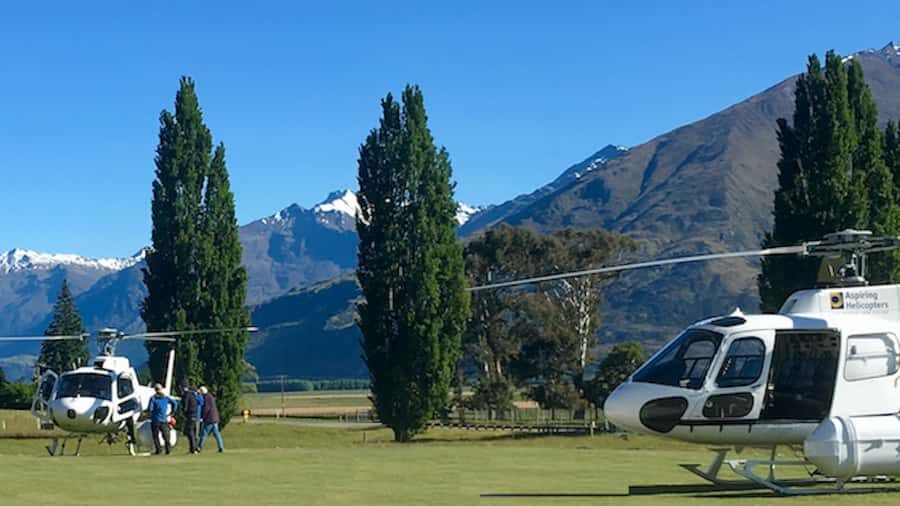 Wanaka: Scenic Helicopter Flight with Glacier Experience - Your pilot and the photo-friendly approach