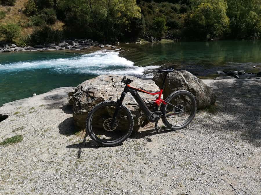 Wanaka: Self-Guided Regular MTB - Lake Hawea to Lake Wanaka - Following the Clutha River back toward Lake Wanaka