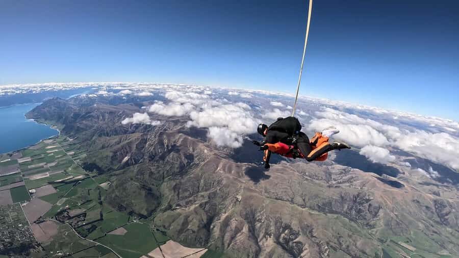 Wanaka: Tandem Skydive Experience - The Scenic Flight: Where to Look for Mount Cook, Lakes, and the Clutha River
