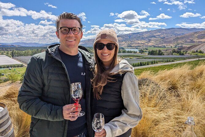 Wine Tasting Adventure Wanaka and Beyond - Cromwell: fruit-growing country framed by mountains